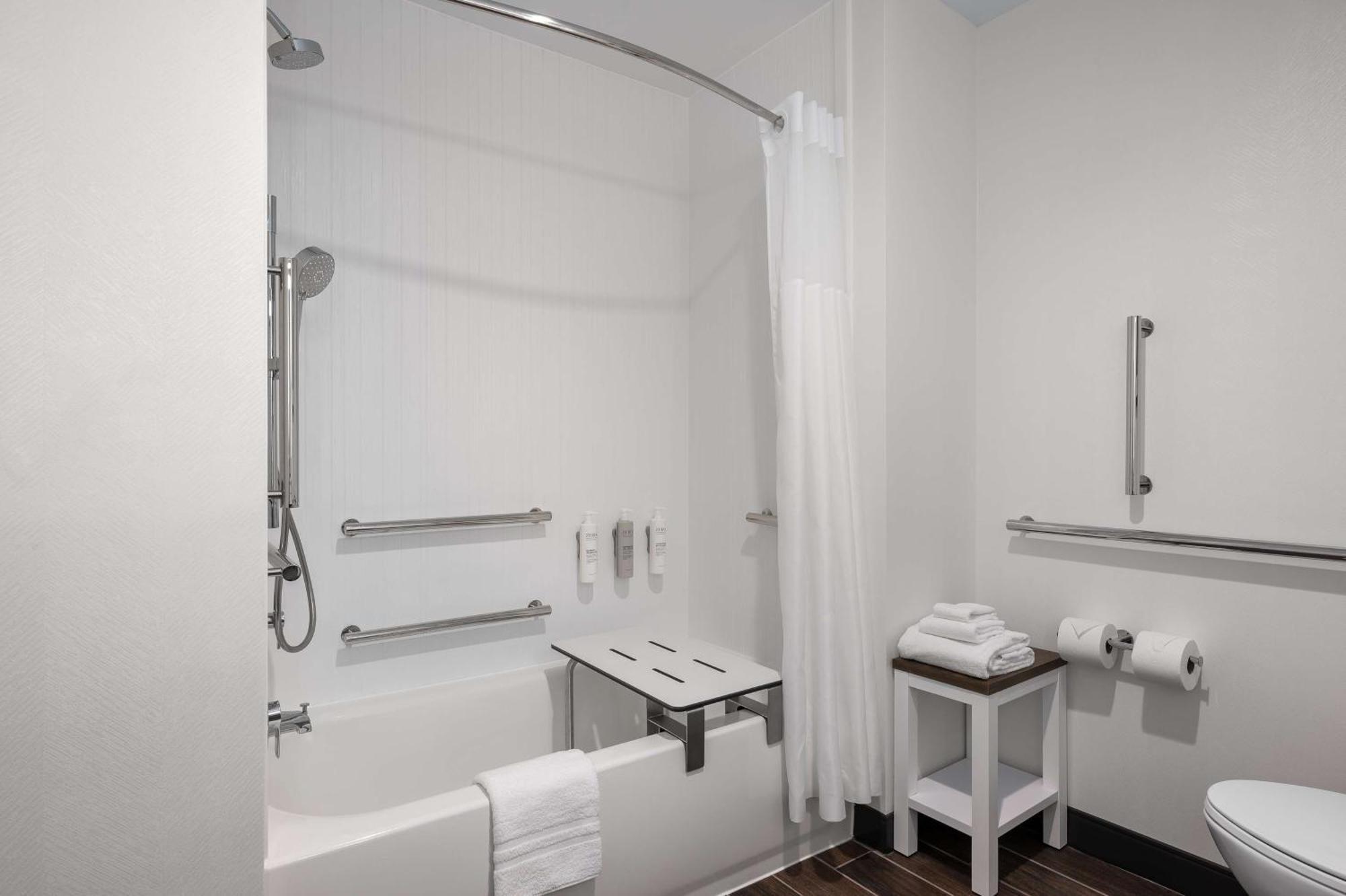Hampton Inn & Suites By Hilton Pittsboro ภายนอก รูปภาพ